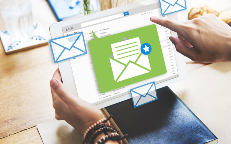 E-mailmarknadsföring E-mailmarknadsföring på en surfplatta